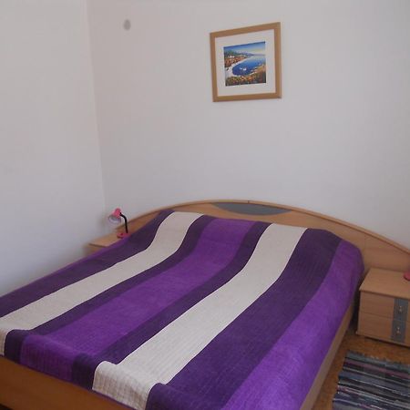 Apartments Villa Alfa Trogir Quarto foto