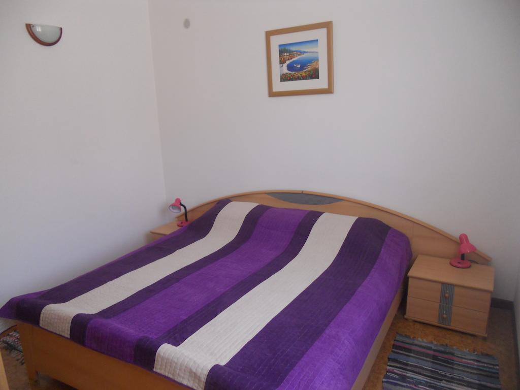 Apartments Villa Alfa Trogir Quarto foto